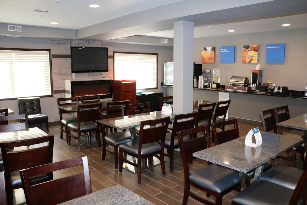 Comfort Inn & Suites Yorkton Bagian luar foto