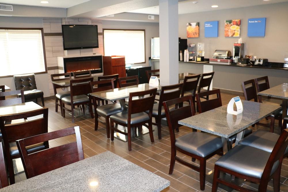Comfort Inn & Suites Yorkton Bagian luar foto