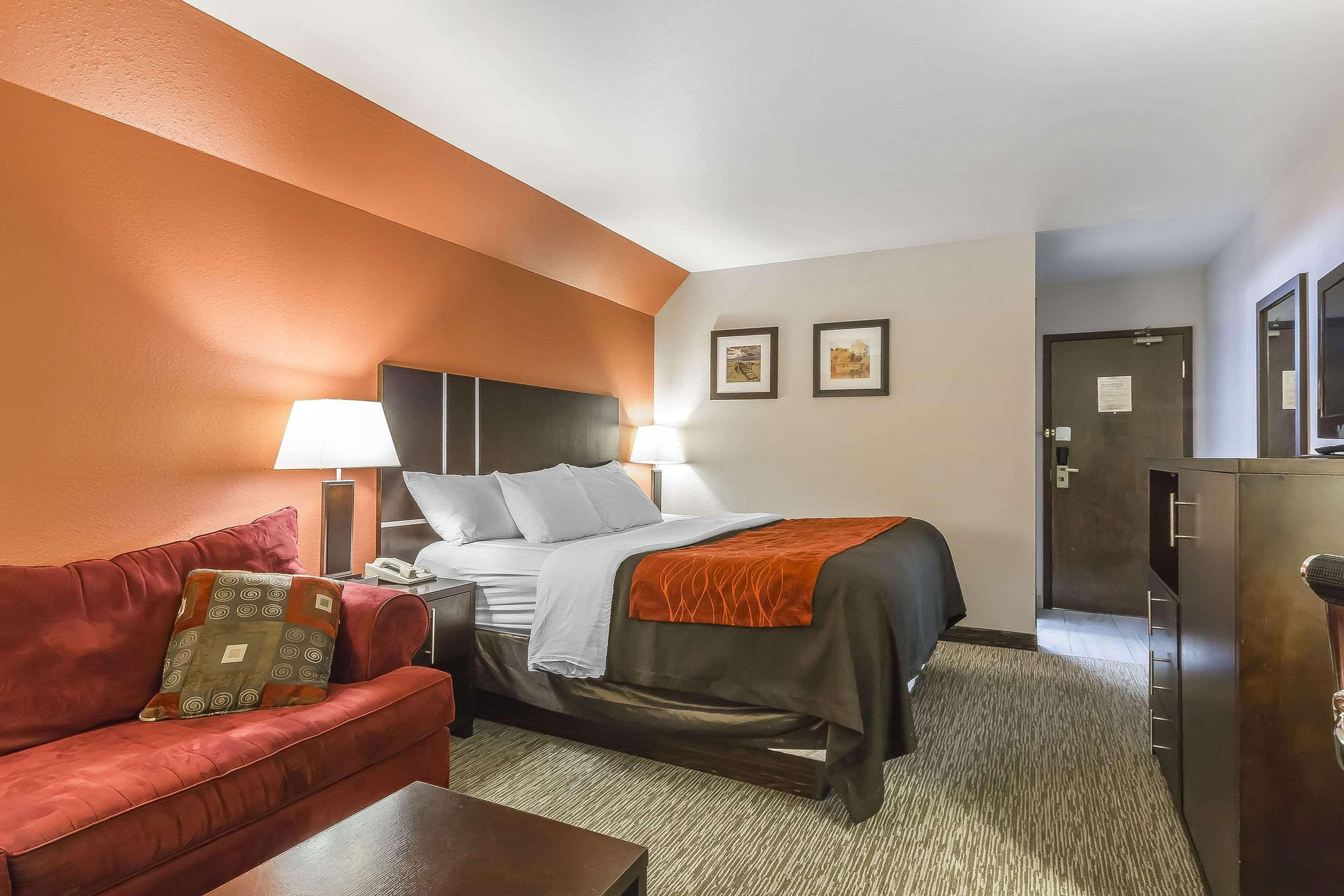 Comfort Inn & Suites Yorkton Bagian luar foto