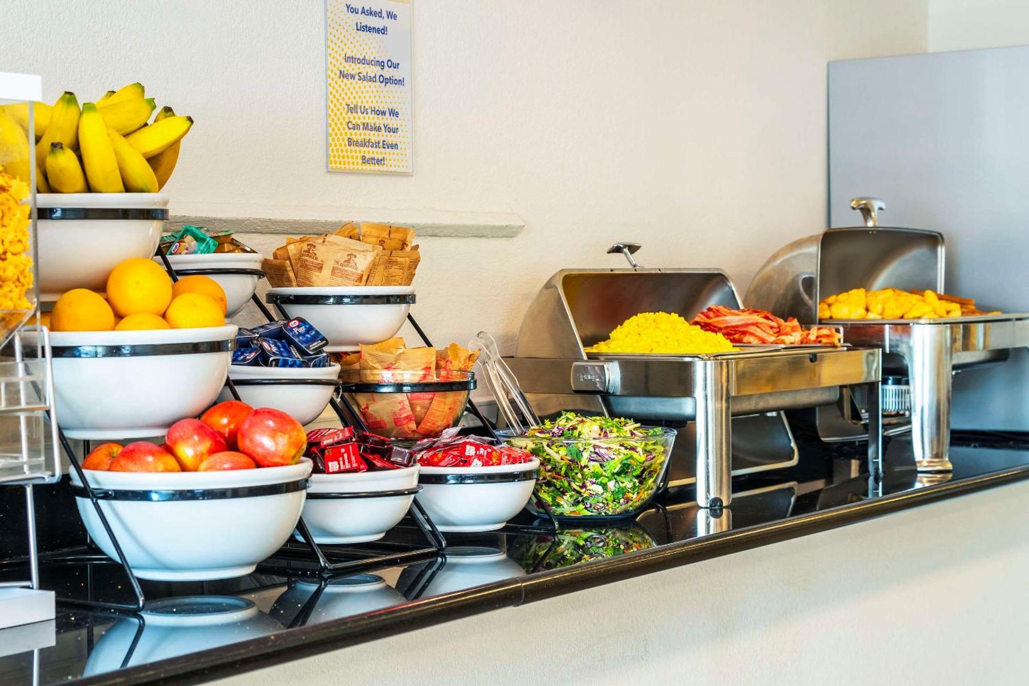 Comfort Inn & Suites Yorkton Bagian luar foto