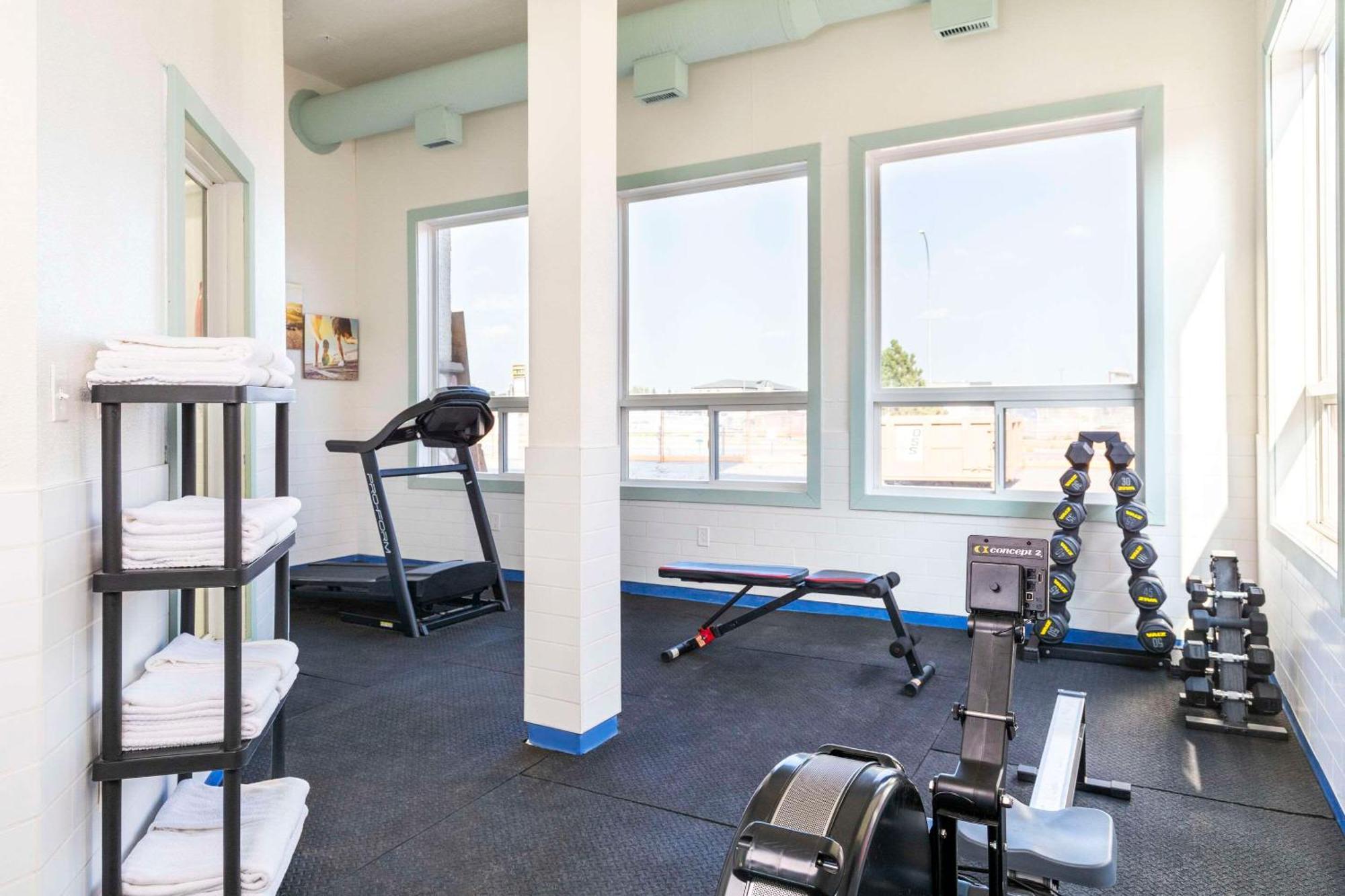 Comfort Inn & Suites Yorkton Bagian luar foto