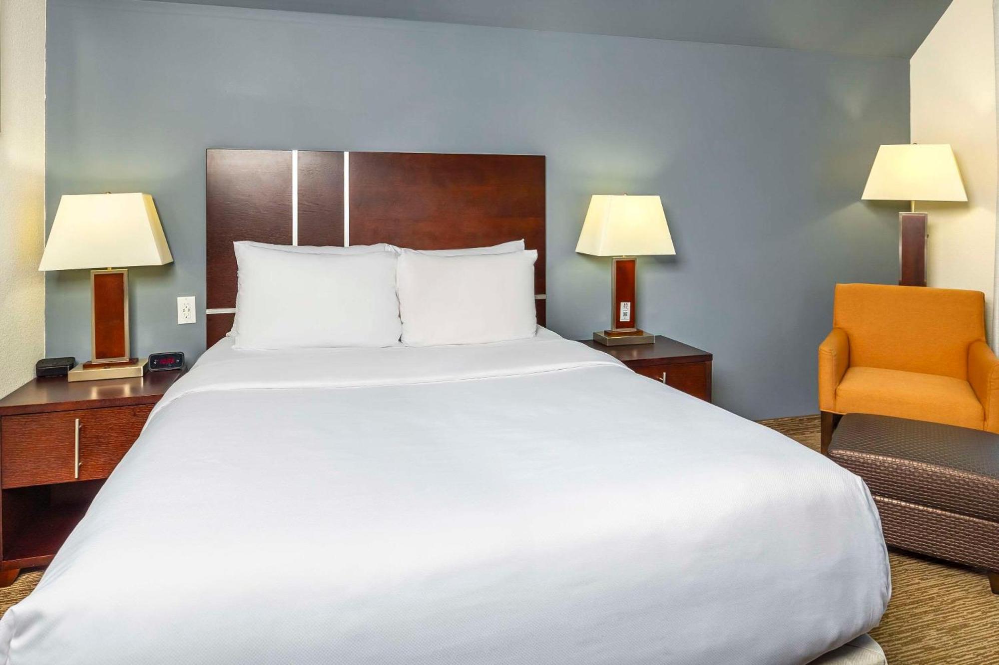 Comfort Inn & Suites Yorkton Bagian luar foto