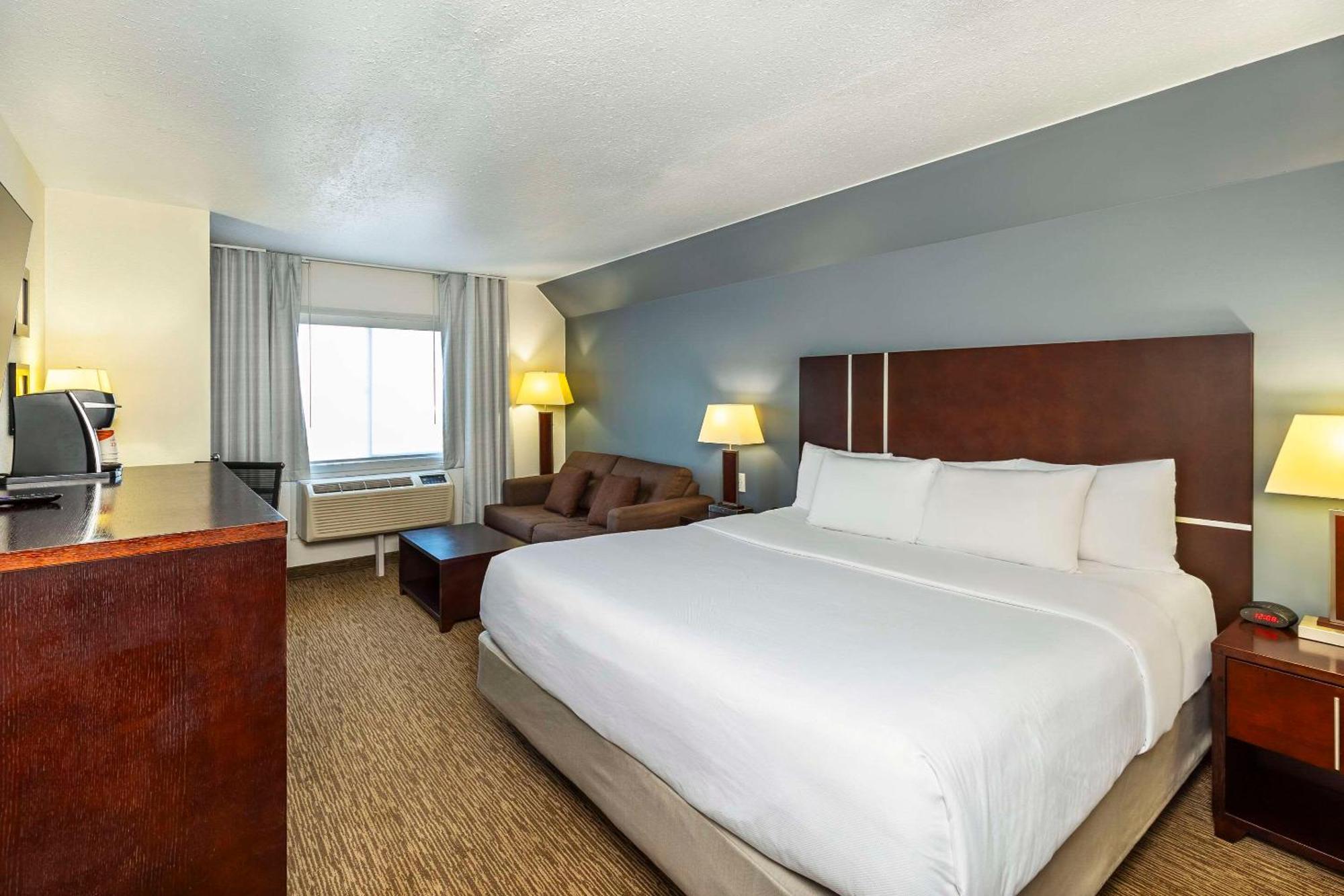 Comfort Inn & Suites Yorkton Bagian luar foto