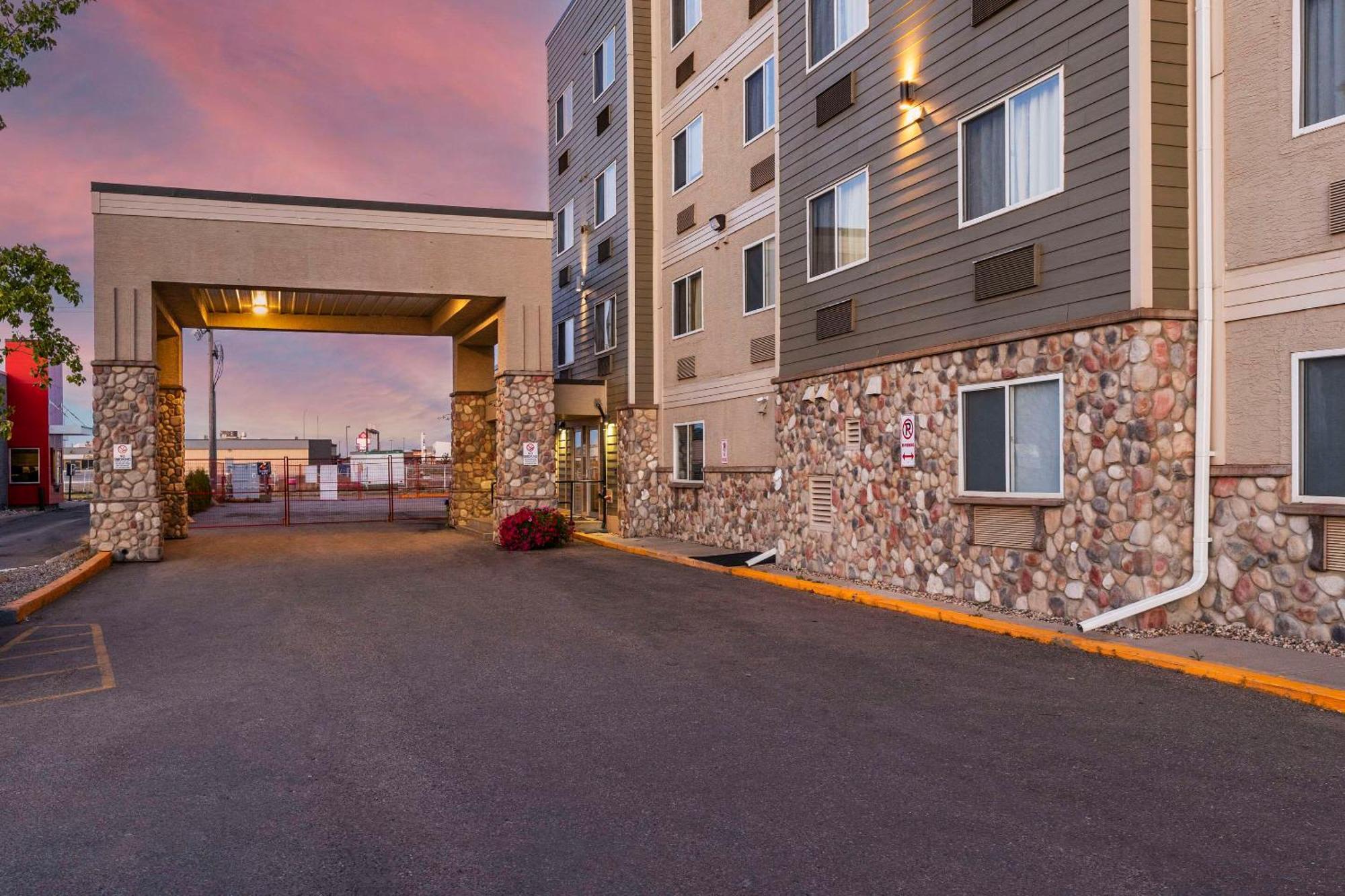 Comfort Inn & Suites Yorkton Bagian luar foto