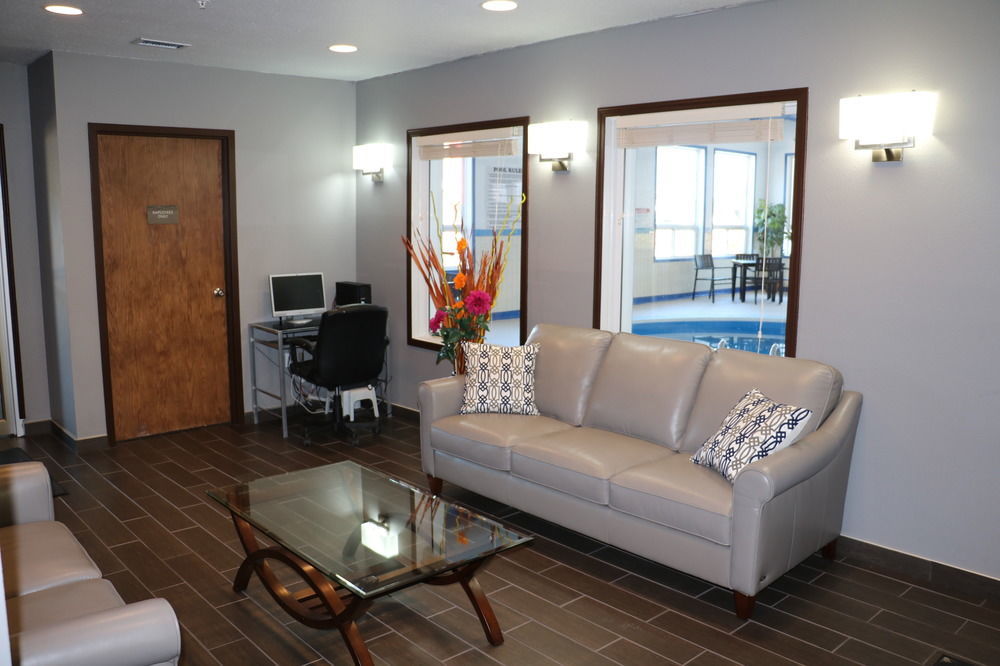 Comfort Inn & Suites Yorkton Bagian luar foto