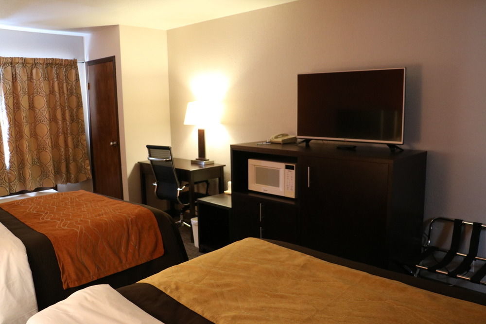 Comfort Inn & Suites Yorkton Bagian luar foto