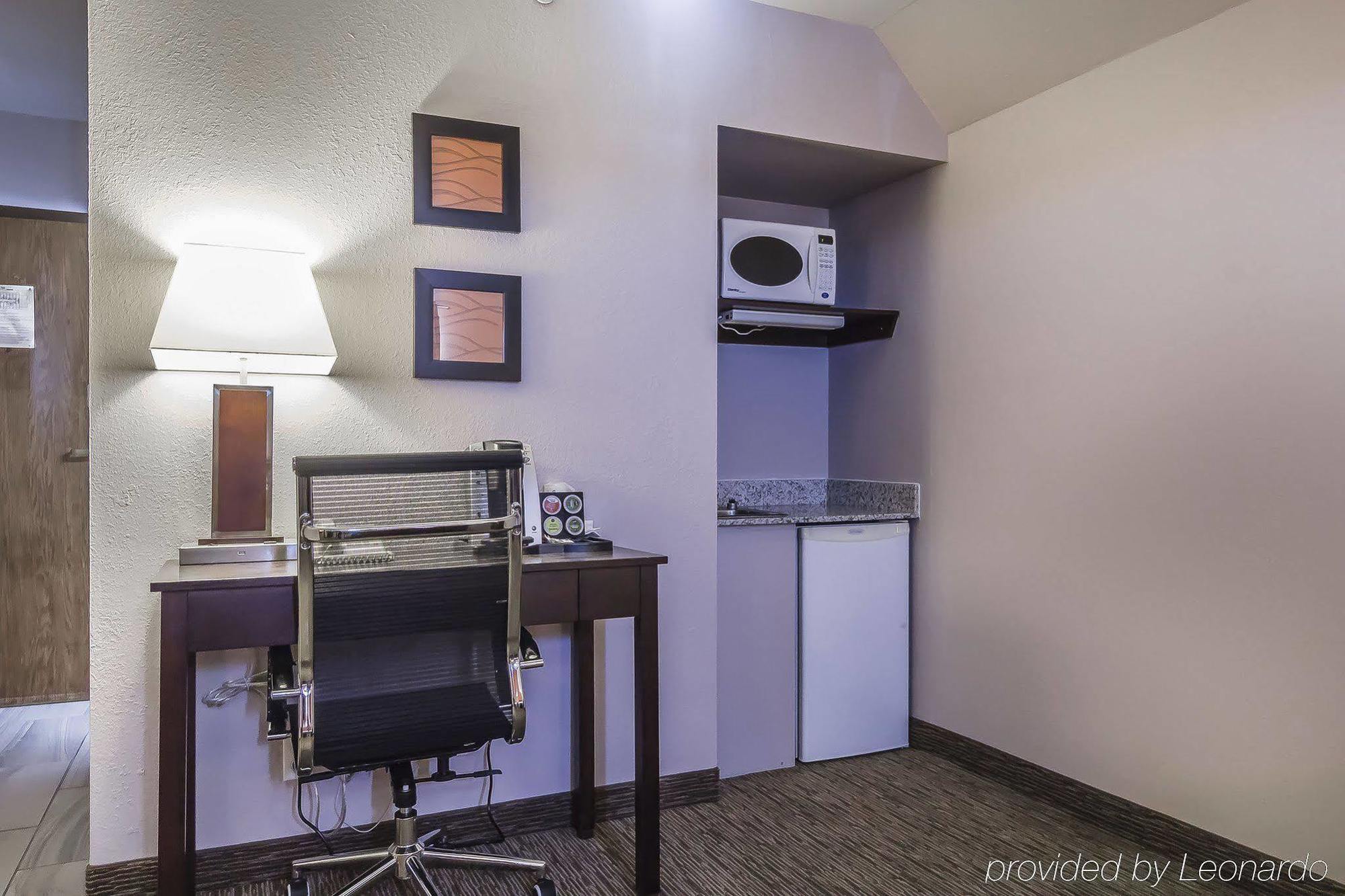 Comfort Inn & Suites Yorkton Bagian luar foto