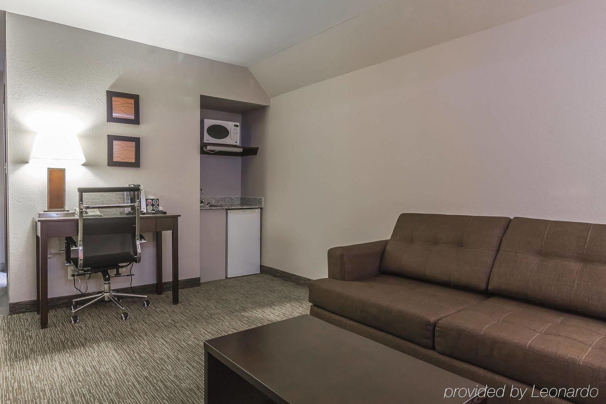 Comfort Inn & Suites Yorkton Bagian luar foto